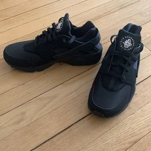 Black Nike air -brand new size ten men’s